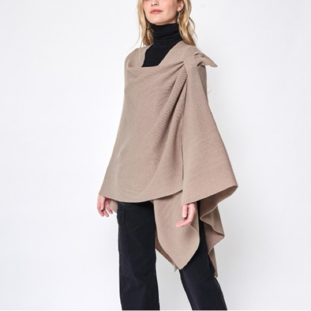 Do Everything In Love Solid Ruana With Shoulder S… - image 8